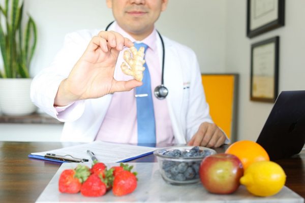 Is-ginger-and-garlic-good-for-thyroid-600x400