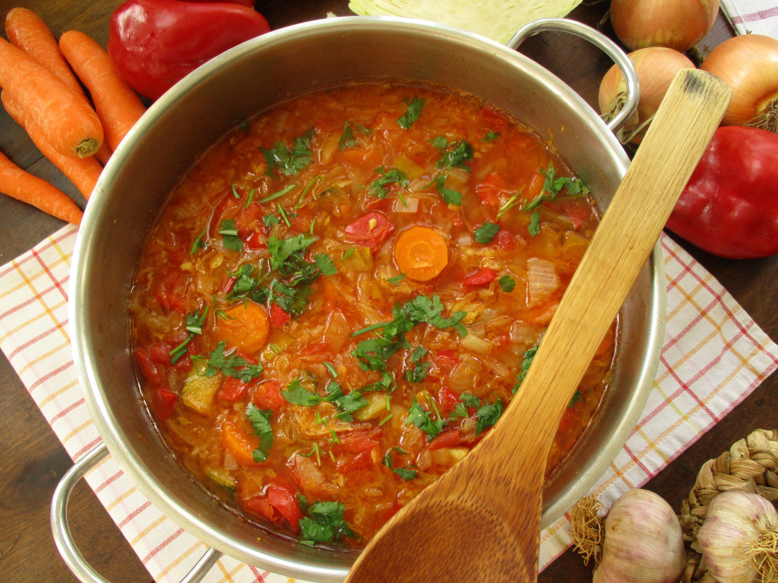 Cabbage,Soup,In,Large,Pot,With,Ladle,,Carrots,,Onion,,Pepper